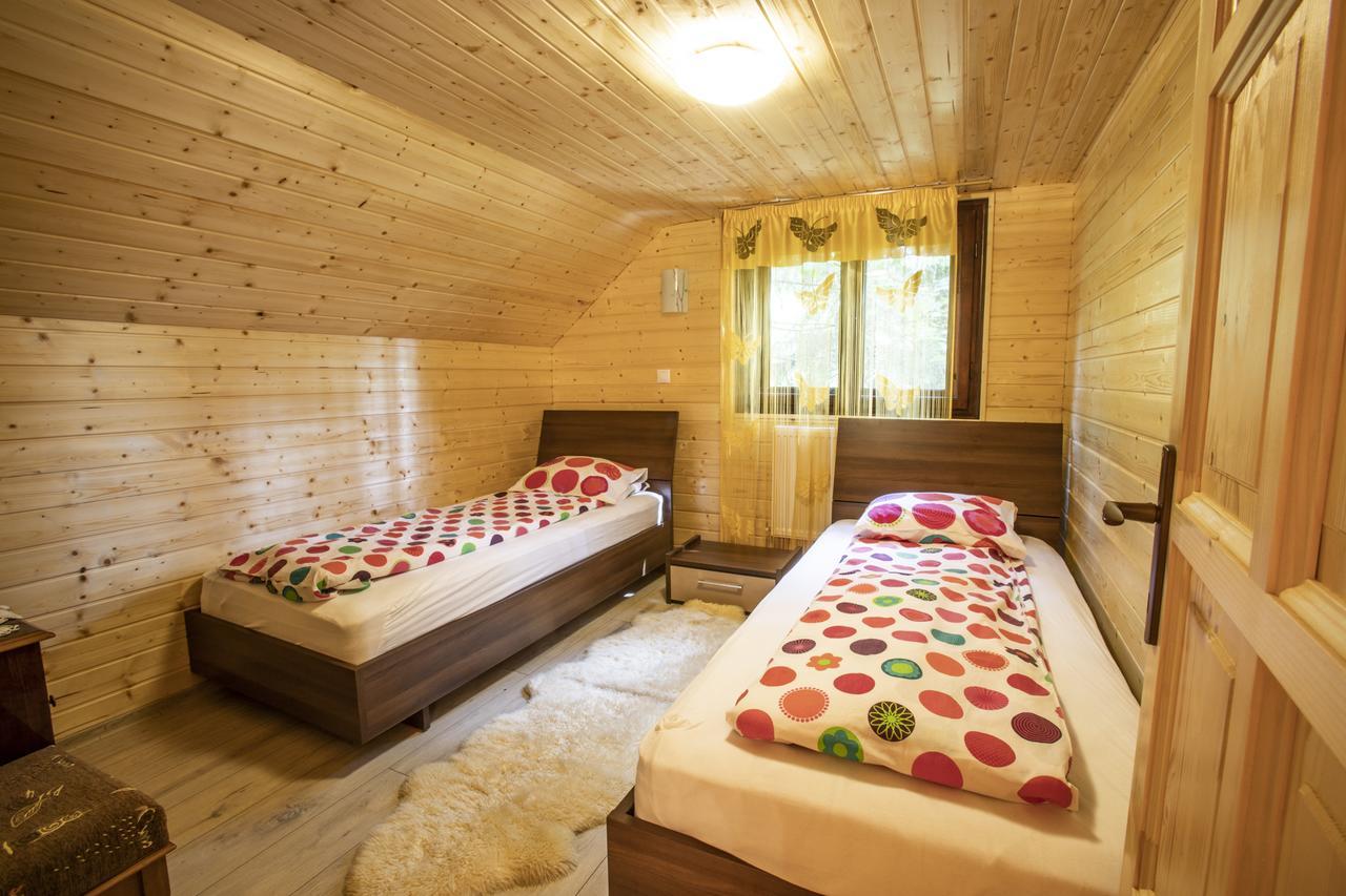 Cabana Adrienne Izvoru Mureşului Exterior foto